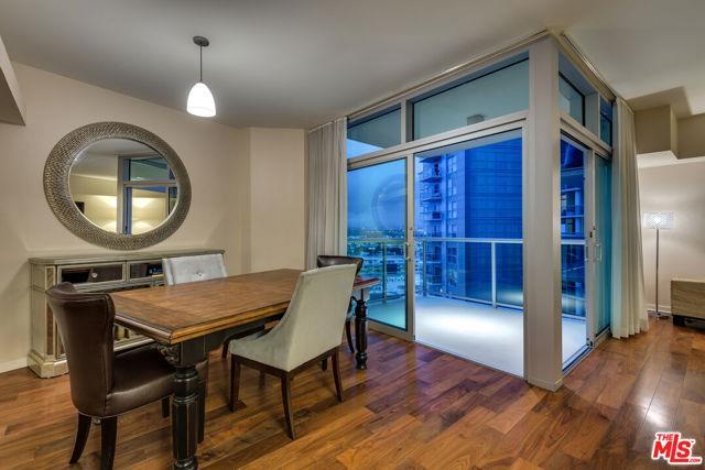 Building Photo - 13700 Marina Pointe Dr