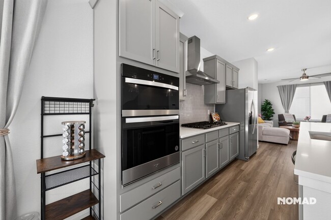 Building Photo - 9695 Browns Peak Cir