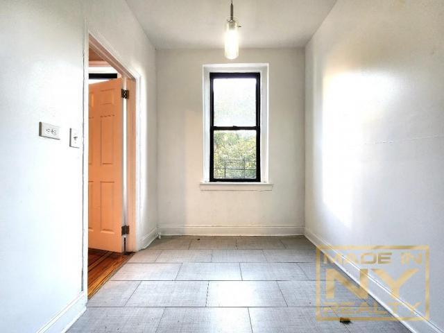 Building Photo - 2 bedroom in ASTORIA NY 11102