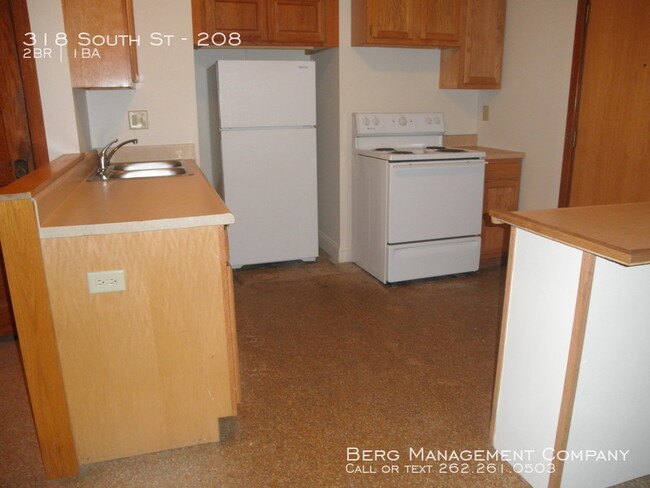 Building Photo - Two Bedroom One Bath