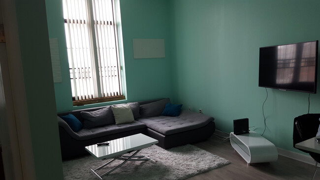 Foto del edificio - 1601 Spring Garden St