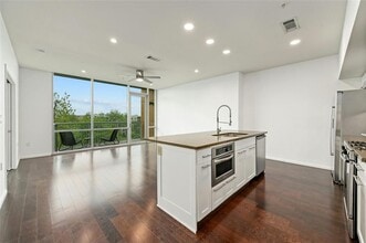 Building Photo - 1600 Barton Springs Rd