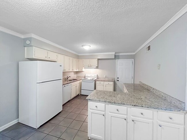 Building Photo - 8055 Whitebrook Dr
