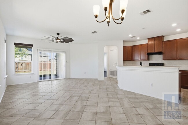 Building Photo - 408 Lynwood Gold Wy