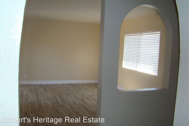 Building Photo - 3 br, 2 bath House - 909 W Nectarine