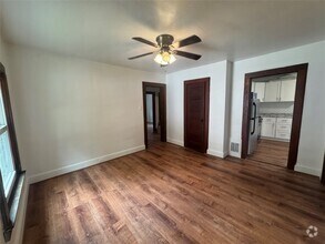 Building Photo - 308 Mersereau Ave