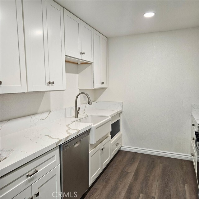 Foto del edificio - 1051 Springfield St