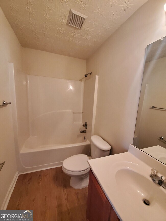 Foto del edificio - 1592 Thornwick Trace