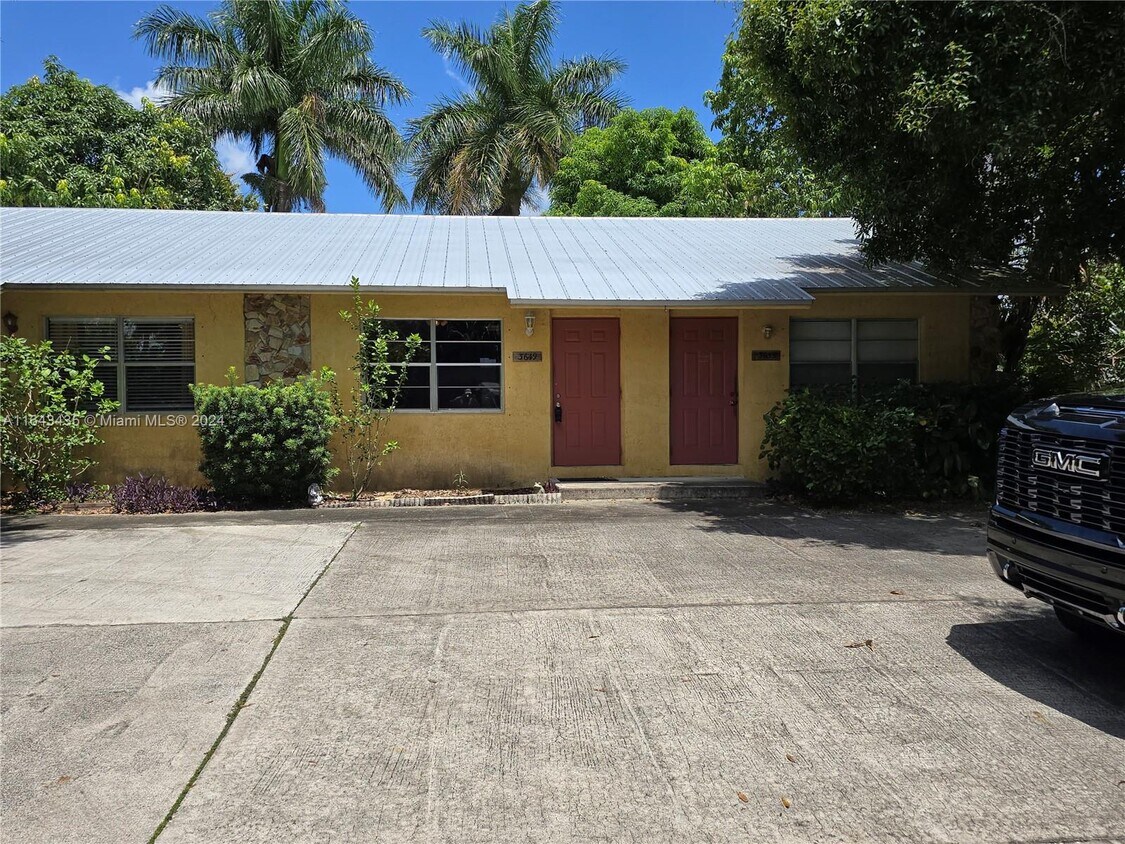 Foto principal - 3659 SW Cornell Ave