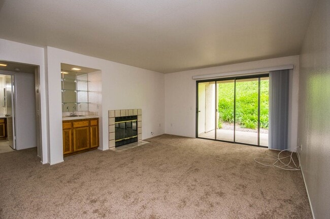 Foto del edificio - Spacious Dual-Master Condo!