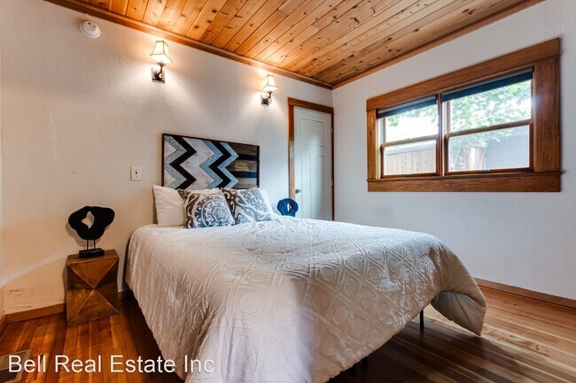 Foto del edificio - 4 br, 3 bath House - 2359 Columbia Street