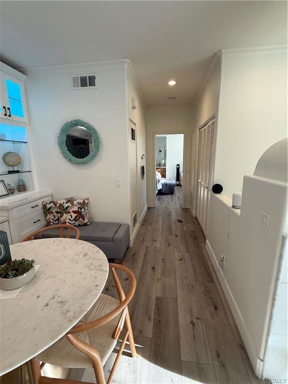 Building Photo - 3 Aurora