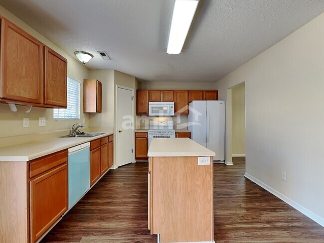 Building Photo - 5009 Emberly Dr