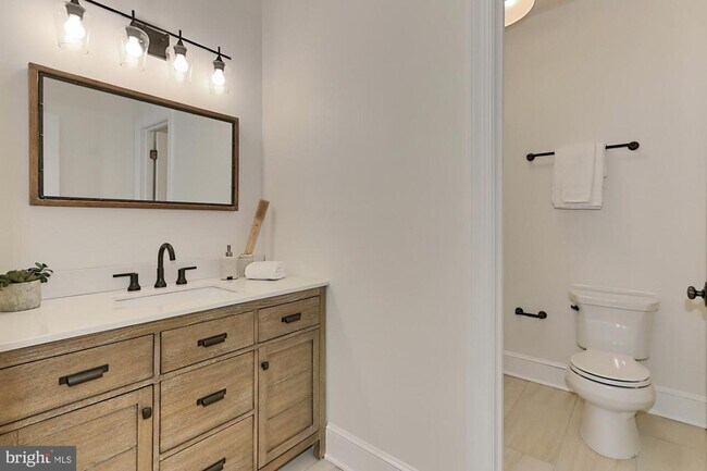 Foto del edificio - 1405 Langley Pl