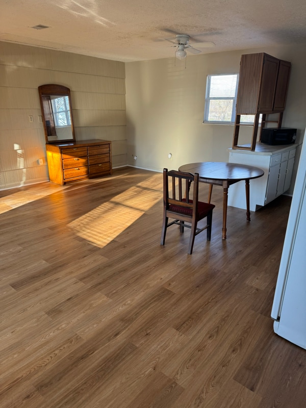 Building Photo - 325 Highland View Dr