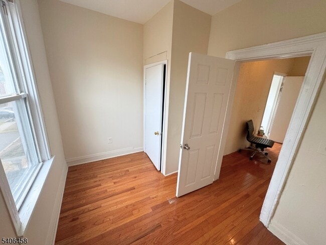 Foto del edificio - 1261 Milton Pl