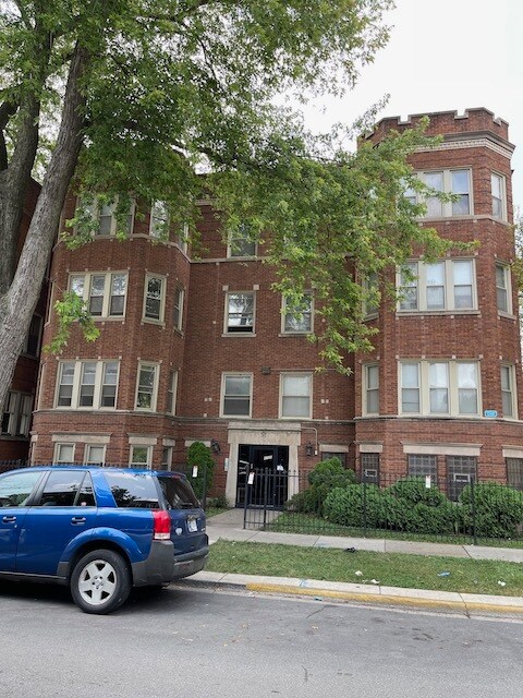 Foto del edificio - 6700 S Clyde Ave