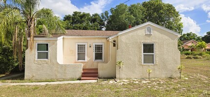 Building Photo - 1065 Sunset Dr