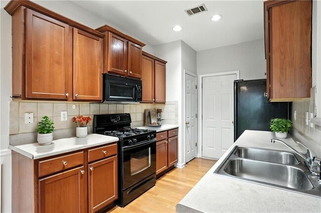 Foto del edificio - 2263 Leicester Way SE