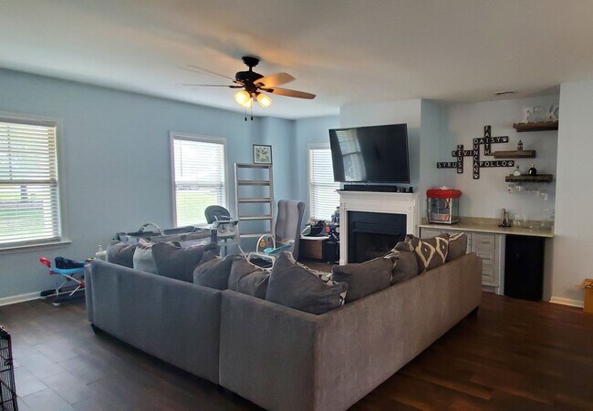 Foto del edificio - 114 Heathrow Dr