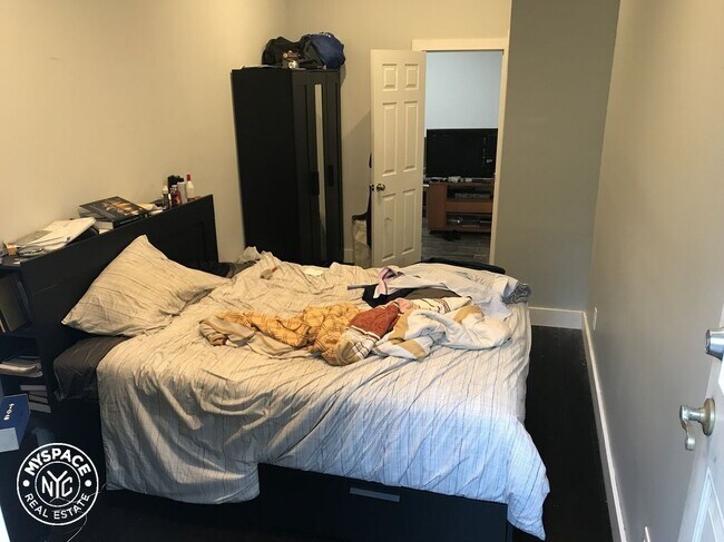 Building Photo - 318 Bedford Ave