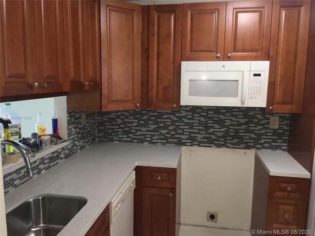 Building Photo - 3396 Foxcroft Rd