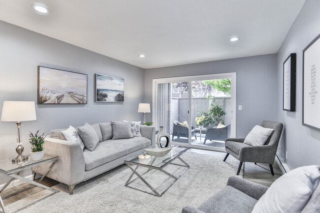 Building Photo - 47112 Warm Springs Blvd
