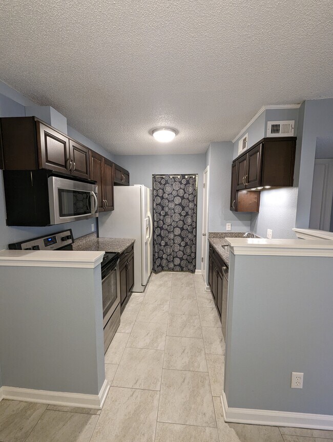 Building Photo - 2201 Scenic Hwy