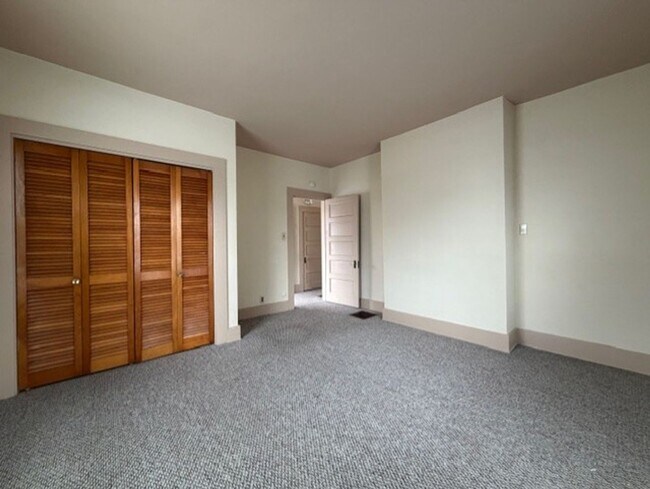 Foto del edificio - 22 1/2-22 1/2 Willis Ave