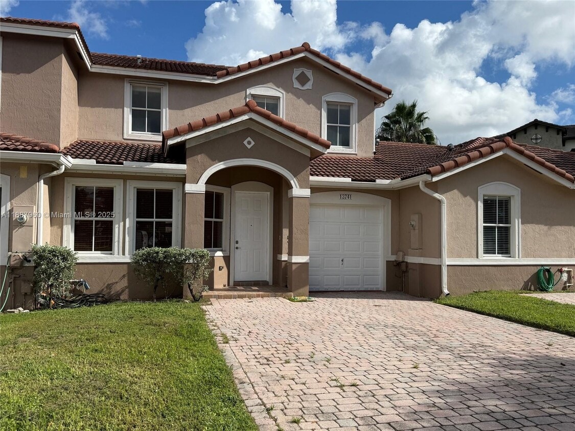 Primary Photo - 13741 SW 274th Terrace