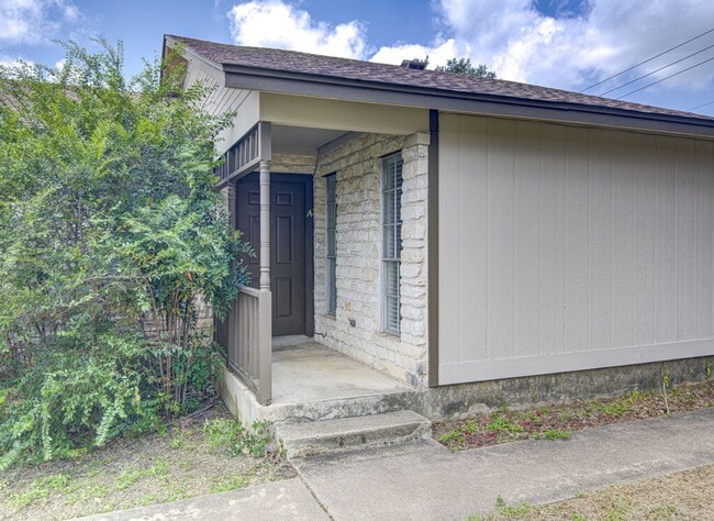 Foto del edificio - 9624 Sugar Hill Dr