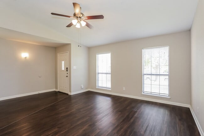 Building Photo - 7812 Burgundy Dr