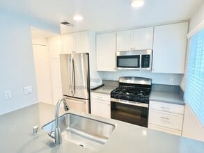 Building Photo - 833 Del Mar Downs Rd