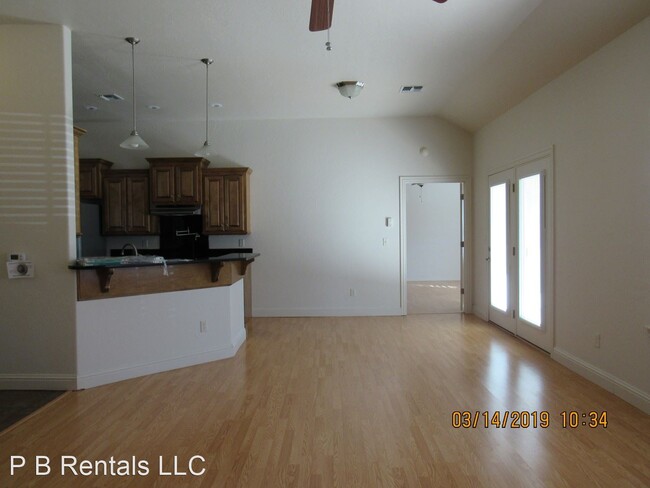 Building Photo - 3 br, 2 bath House - 505 NW Fairway Villa ...