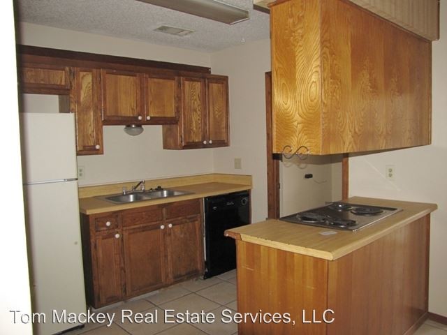Building Photo - 2 br, 1.5 bath House - 7544 BEEKMAN DR.