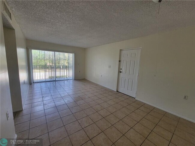Foto del edificio - 1133 Benoist Farms Rd