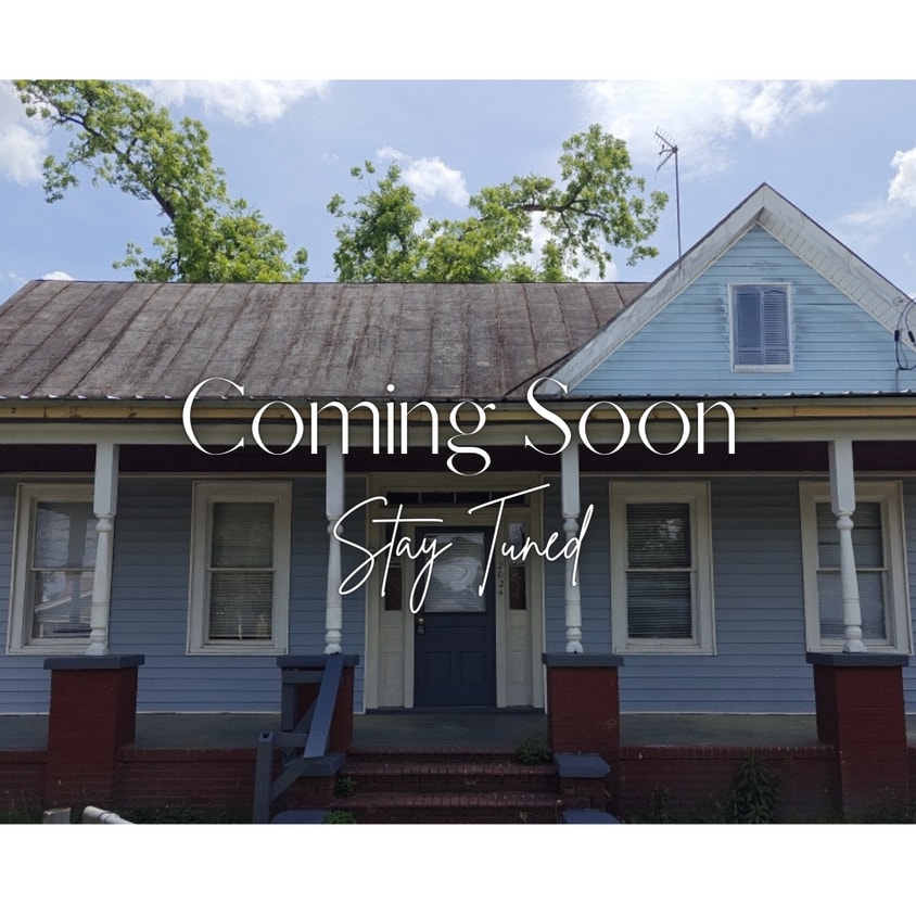 Primary Photo - 3 bedroom home in Harrisburg! Section 8 ac...