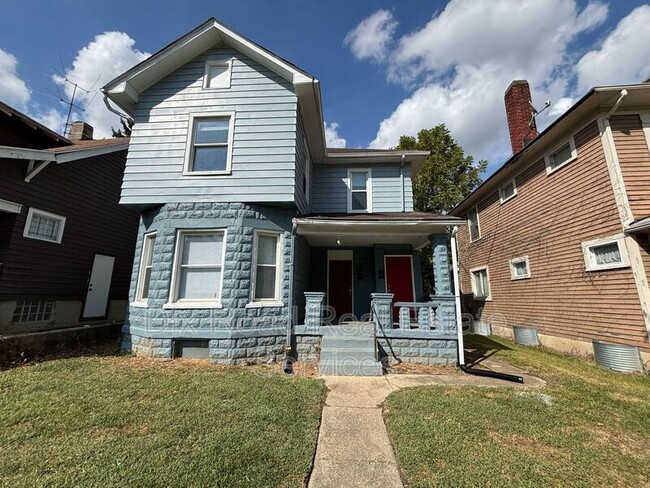 Photo - 67-69 W Hudson Ave House