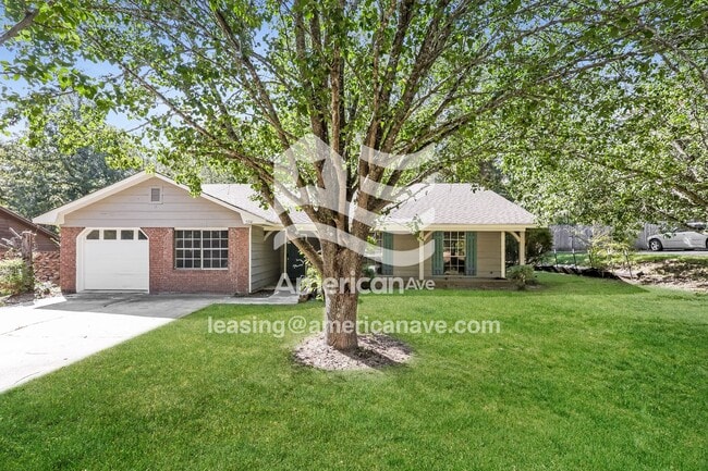 Foto del edificio - 5341 Brookhollow Dr