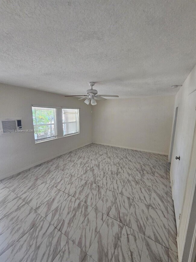 Foto del edificio - 1219 NE 6th St