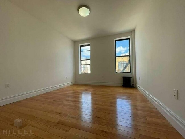 Foto del edificio - 1 bedroom in ASTORIA NY 11106