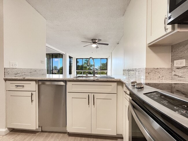 Building Photo - Kailua Condo with A/C