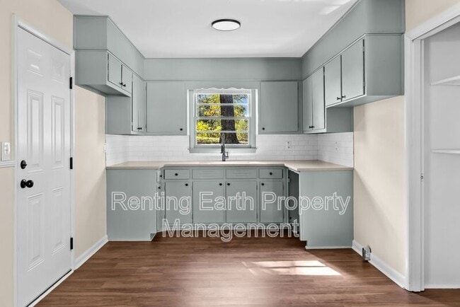 Foto del edificio - 405 18th Ave NW