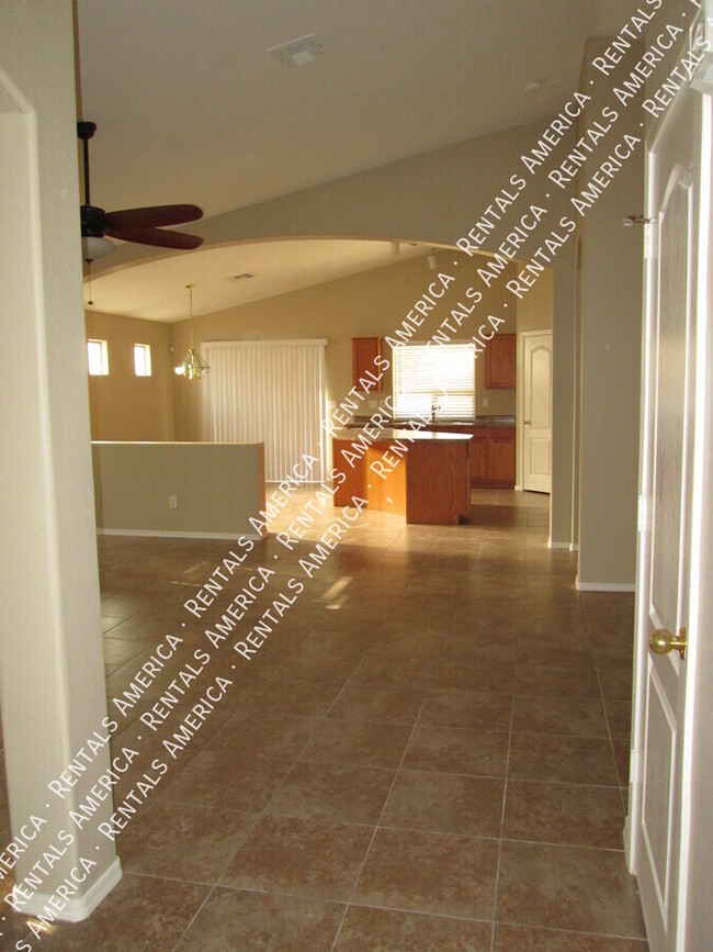 Building Photo - Spacious 3 Bedrm in Pecan Creek