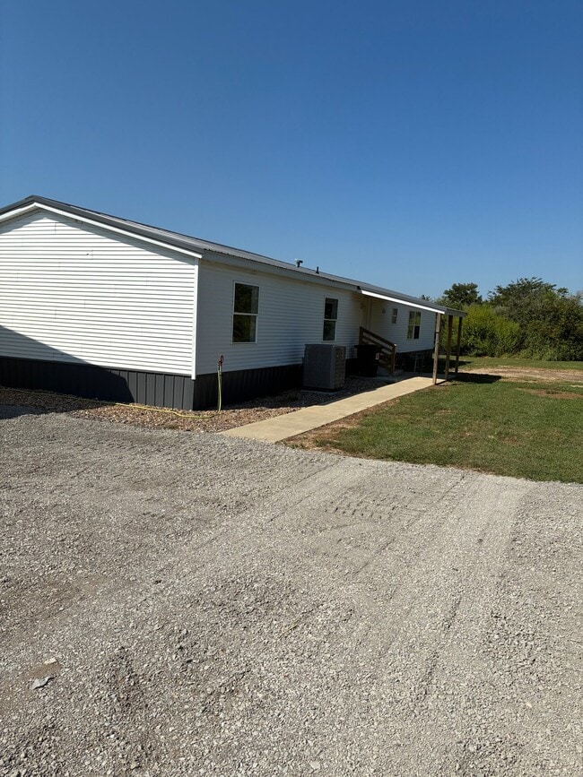 Building Photo - 12411 Toledo Rd