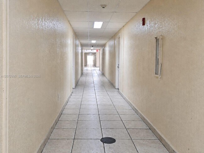 Foto del edificio - 6980 NW 186th St