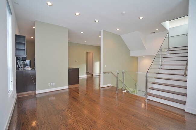 Building Photo - 4611 Austin St