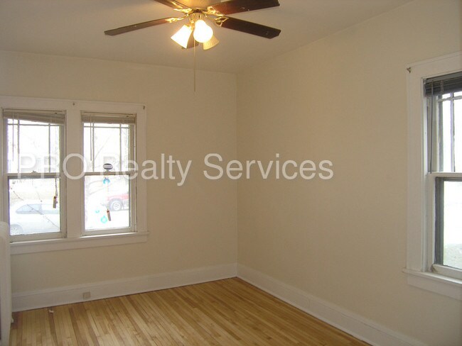 Foto del edificio - 4236 Emerson Ave N
