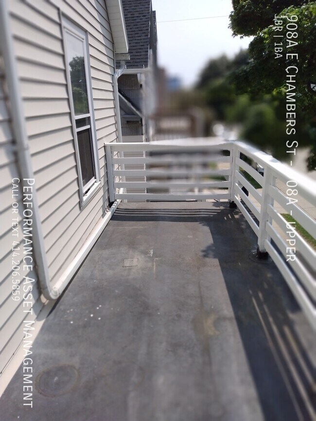 Foto del edificio - Completely Remodeled 1BED/1BATH Riverwest ...