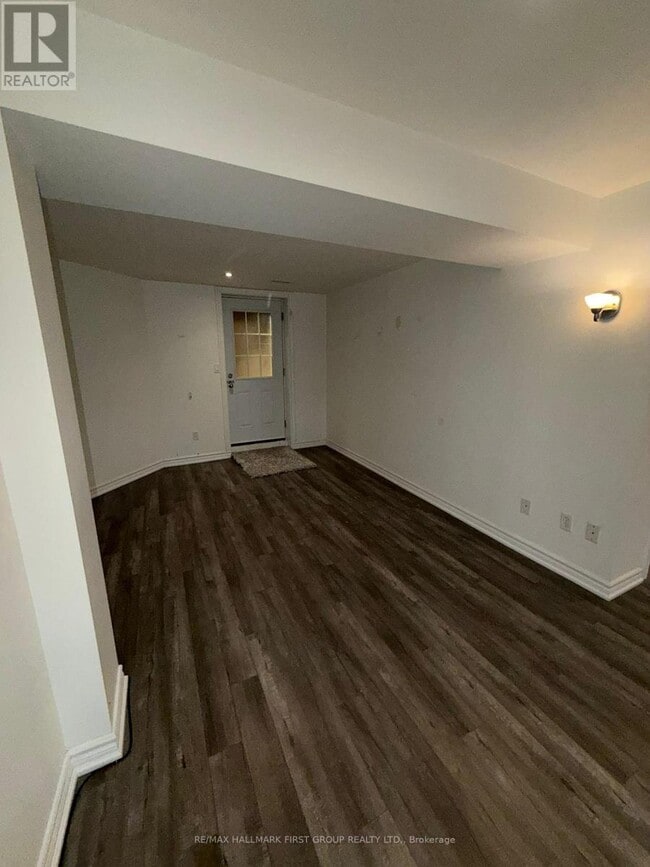 Building Photo - 46 Welsh St